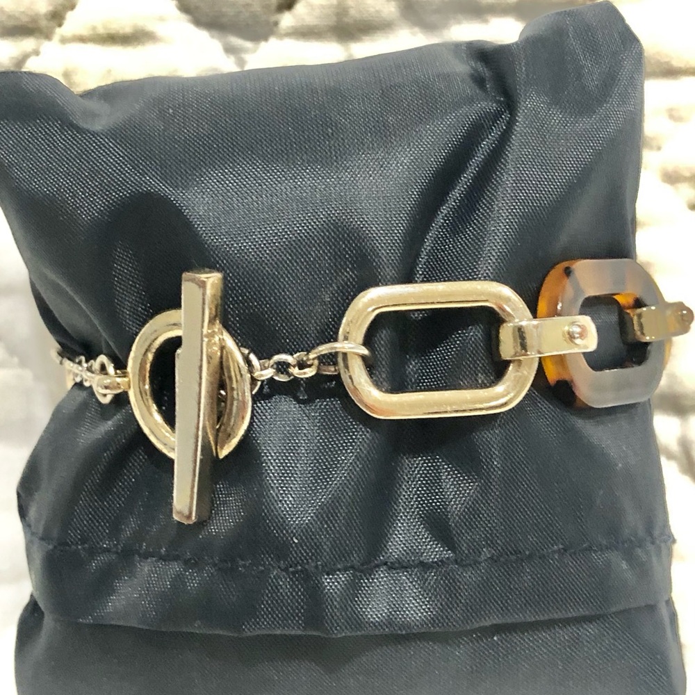Ralph Lauren women’s tortoise bracelet with Distinctive Chain-Link Design - Picture 2 of 5